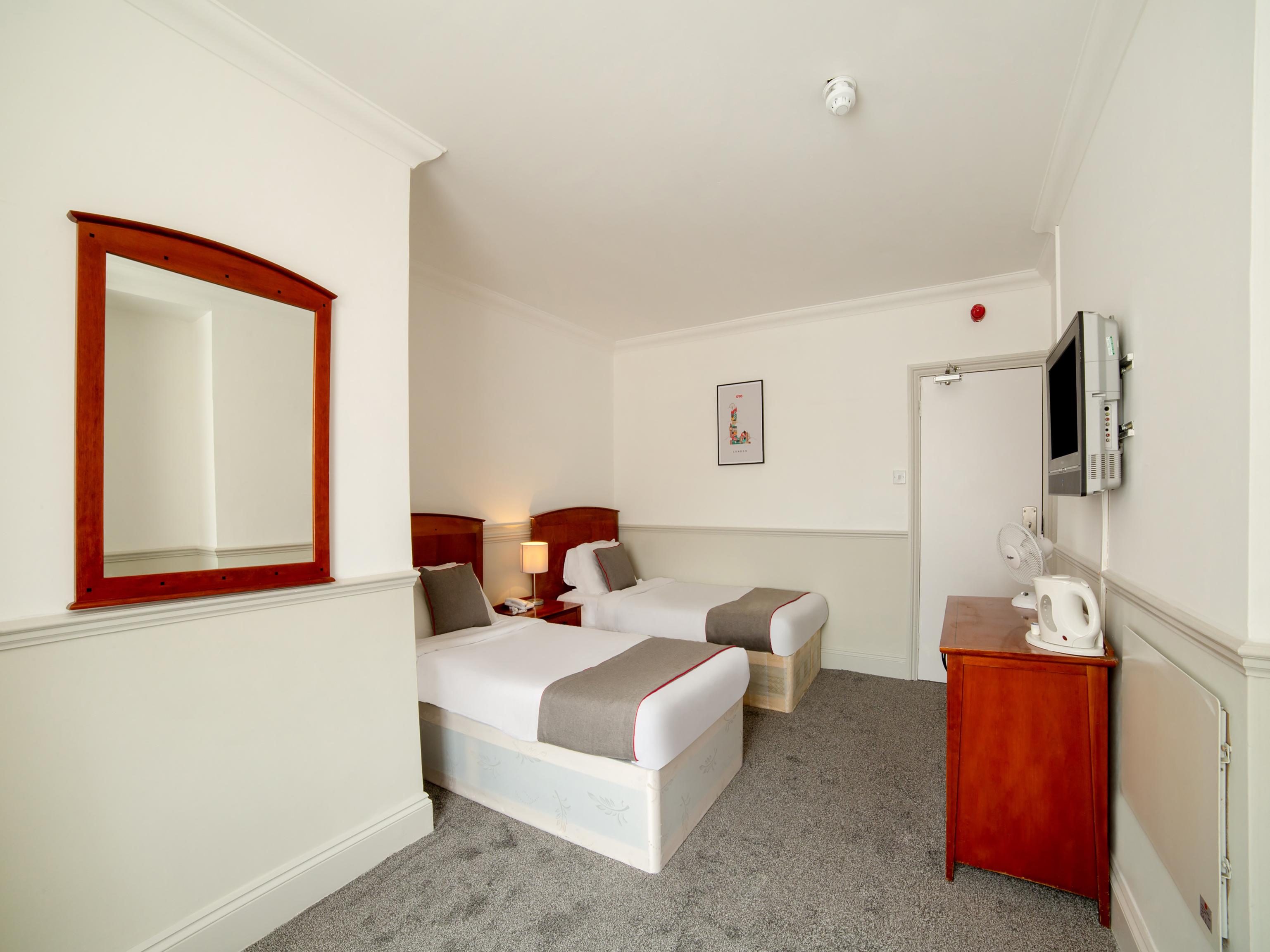 Hotel OYO London Luton Esterno foto