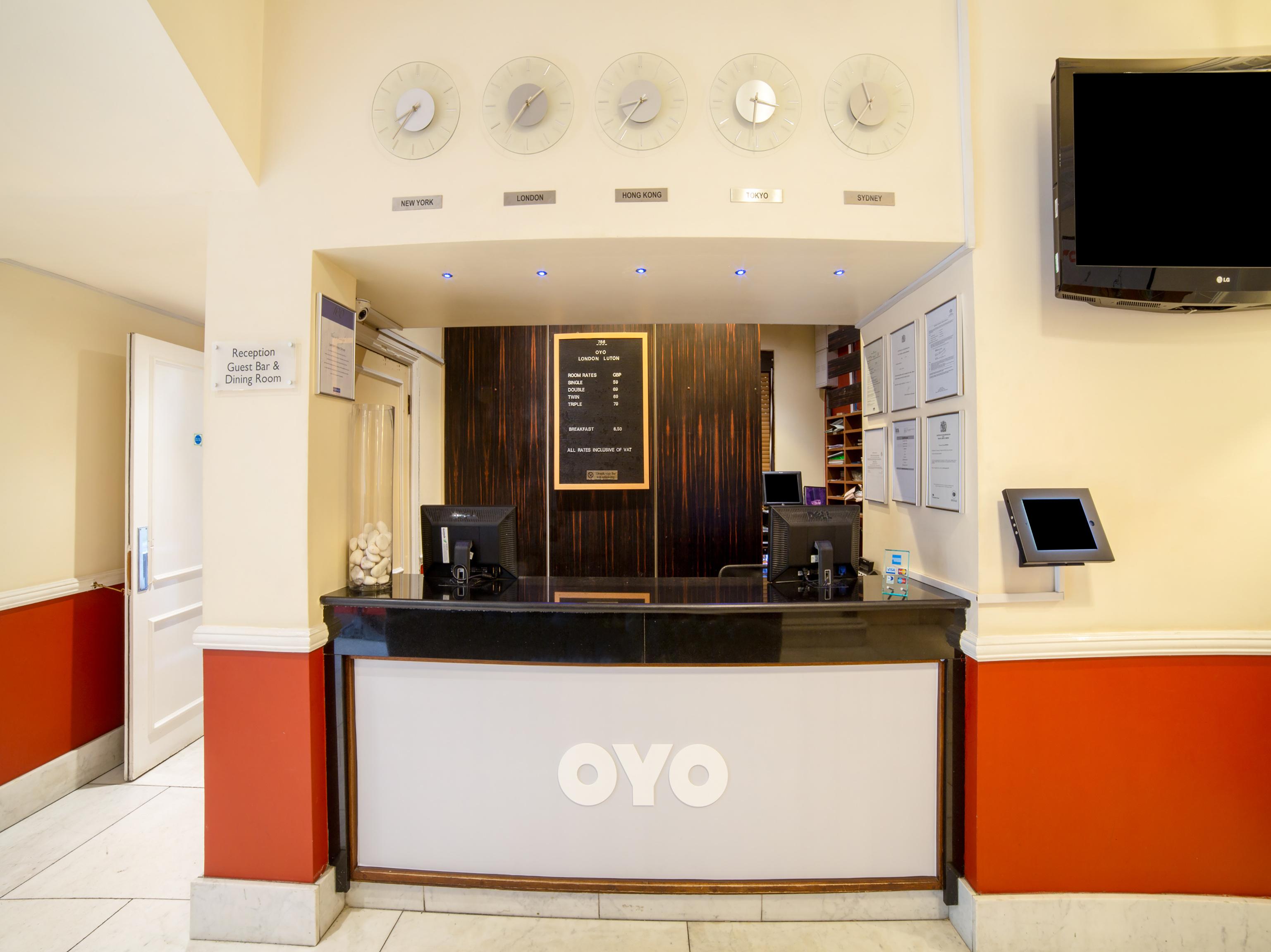 Hotel OYO London Luton Esterno foto
